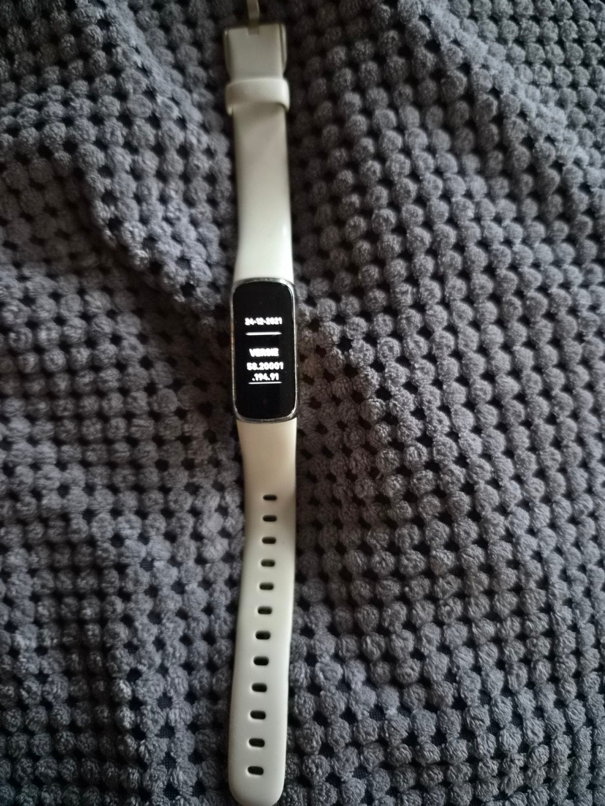 Fitbit Luxe Fitness- en Wellnesstracker met Extra Bandjes, Gebruikt, Ophalen of Verzenden, Fitbit, Waterdicht