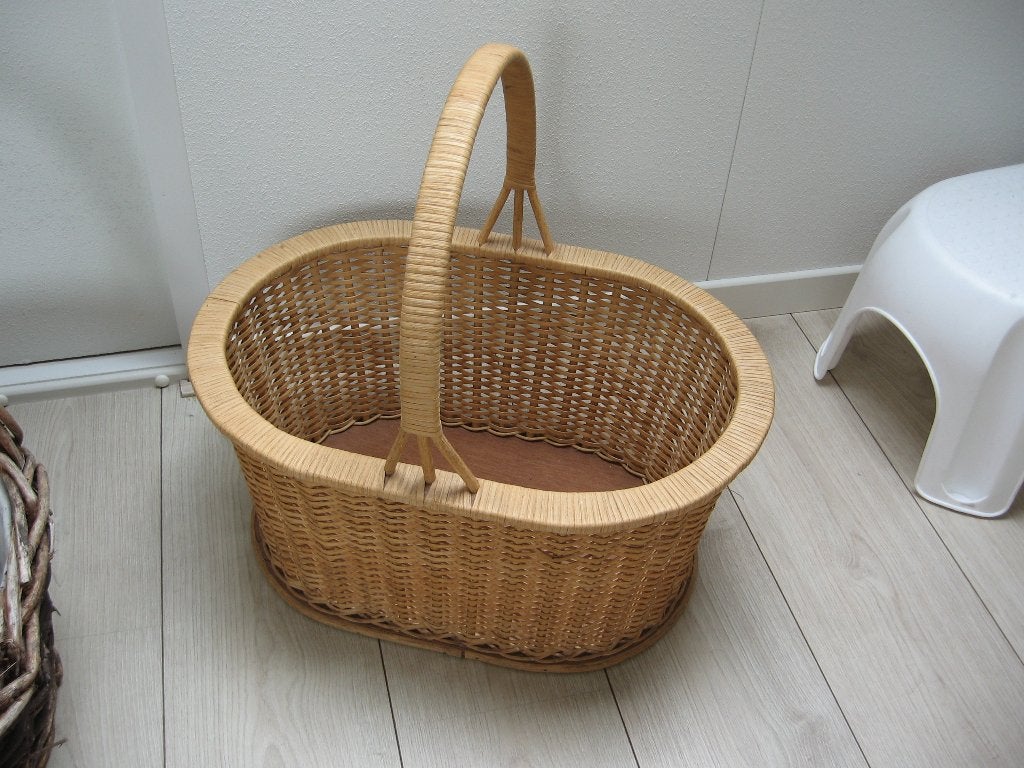 3 grote rieten manden 50 cm diameter lengte samen €25,00, Met handvatten, Ophalen of Verzenden, Zo goed als nieuw, Riet