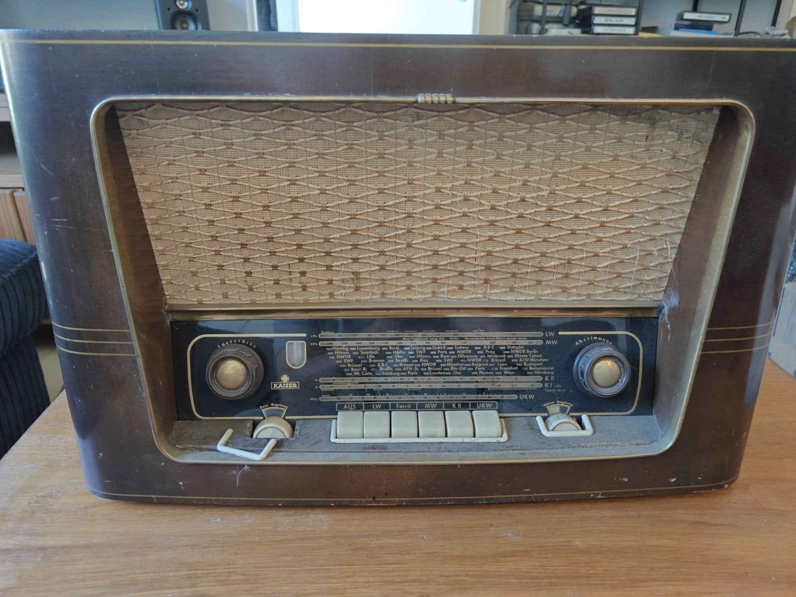 Kaiser buizen radio., Ophalen