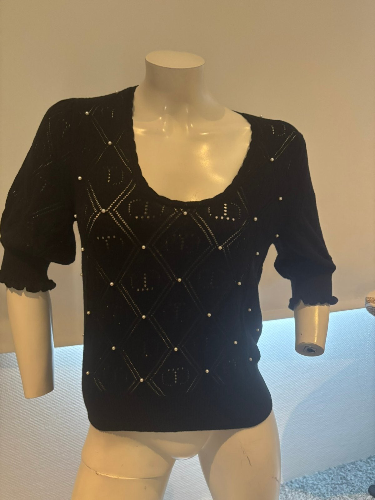Twinset dun truitje open gewerkt met pareltje maat xs, Ophalen of Verzenden, Zo goed als nieuw, Maat 34 (XS) of kleiner, Zwart