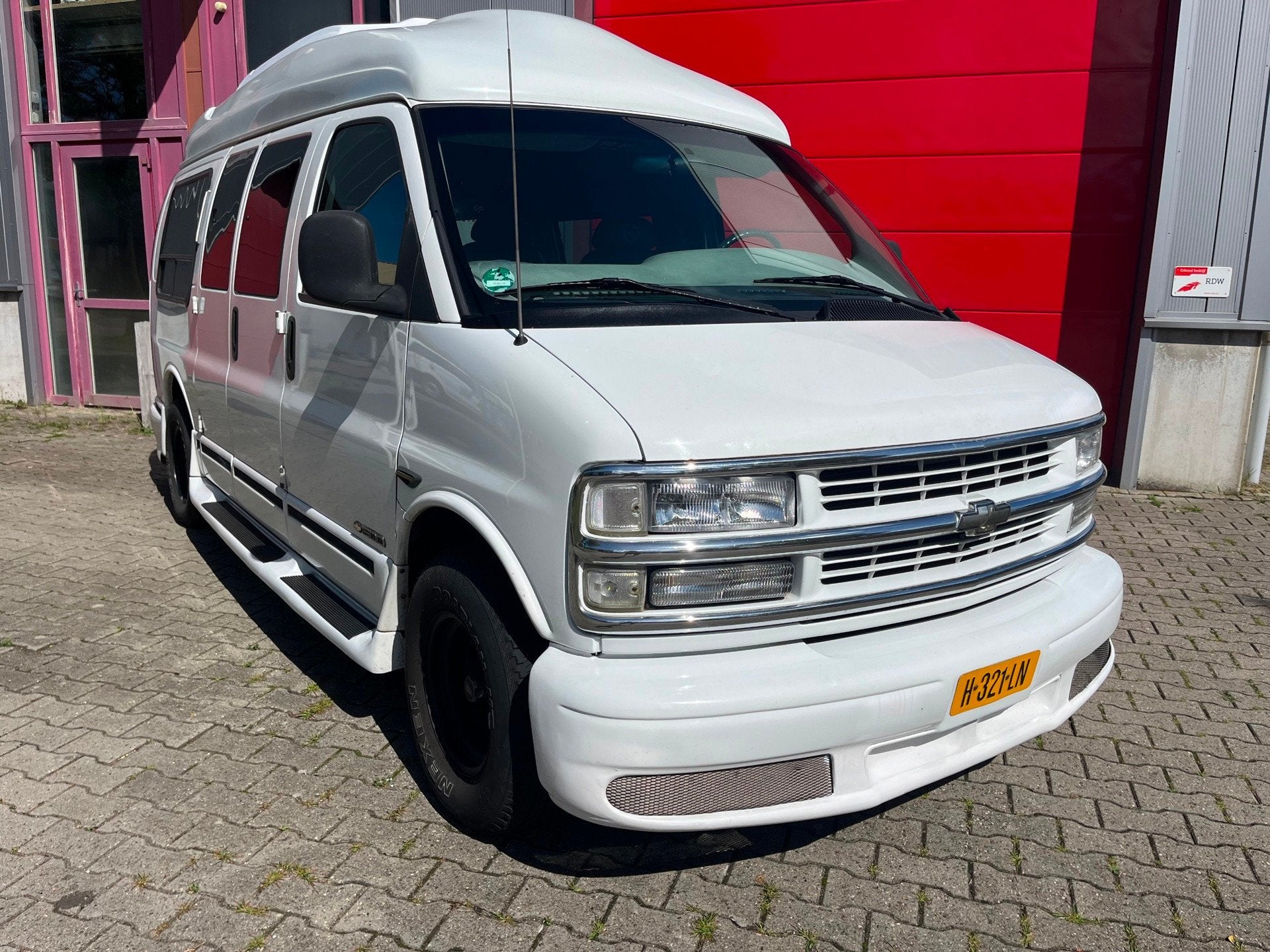 Chevrolet Chevy Van 5.7 V8 LPG Camperkenteken /Trekhaak / Un, Caravans en Kamperen, Campers, Buscamper of Camperbus, Tot en met 2
