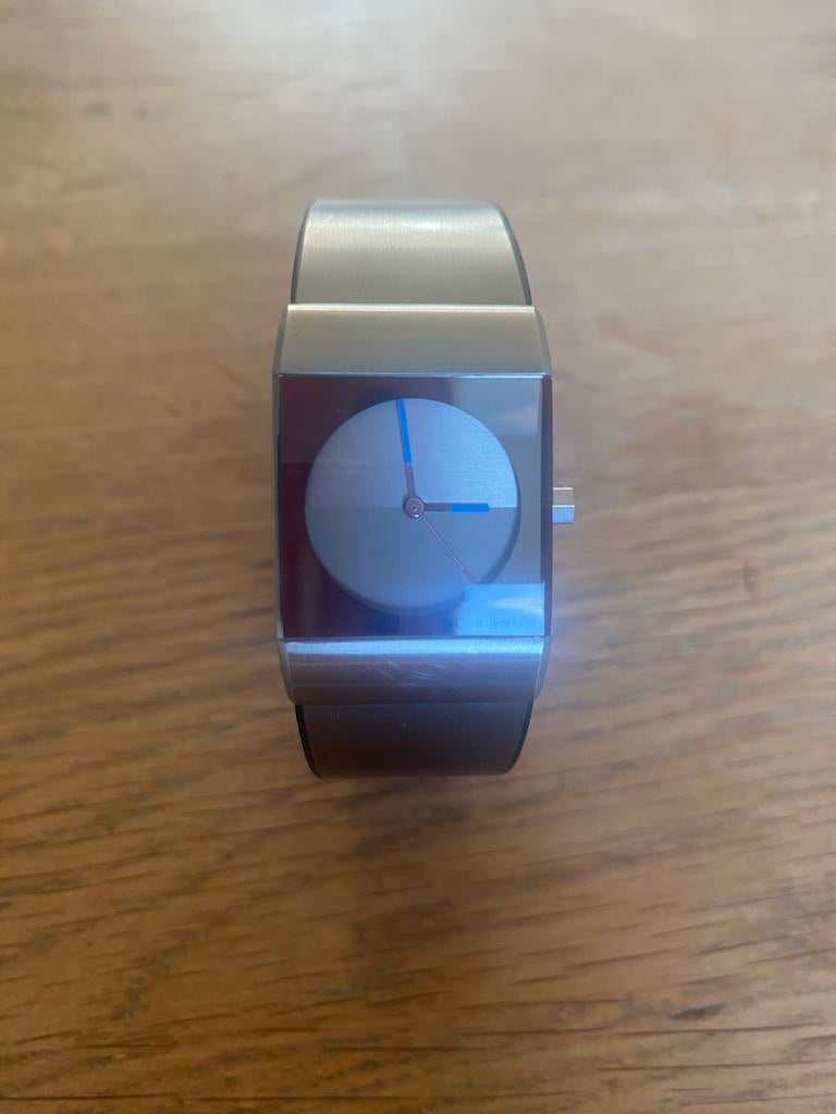 Jacob Jensen Dameshorloge 522S - Elegant en Tijdloos, Sieraden, Tassen en Uiterlijk, Horloges | Dames, Overige merken, Gebruikt