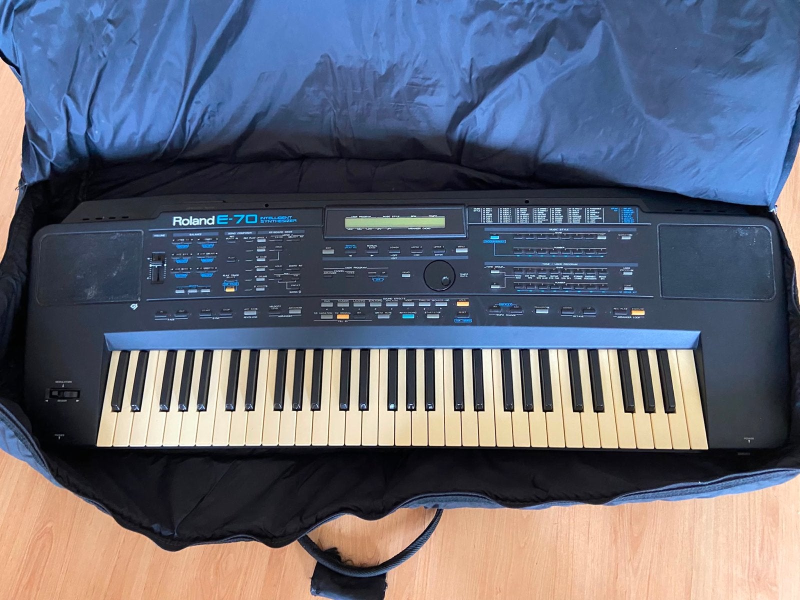 Roland E-70 Synthesizer - Vintage Keyboard met standaard, Roland, Ophalen of Verzenden, Aanslaggevoelig, 61 toetsen