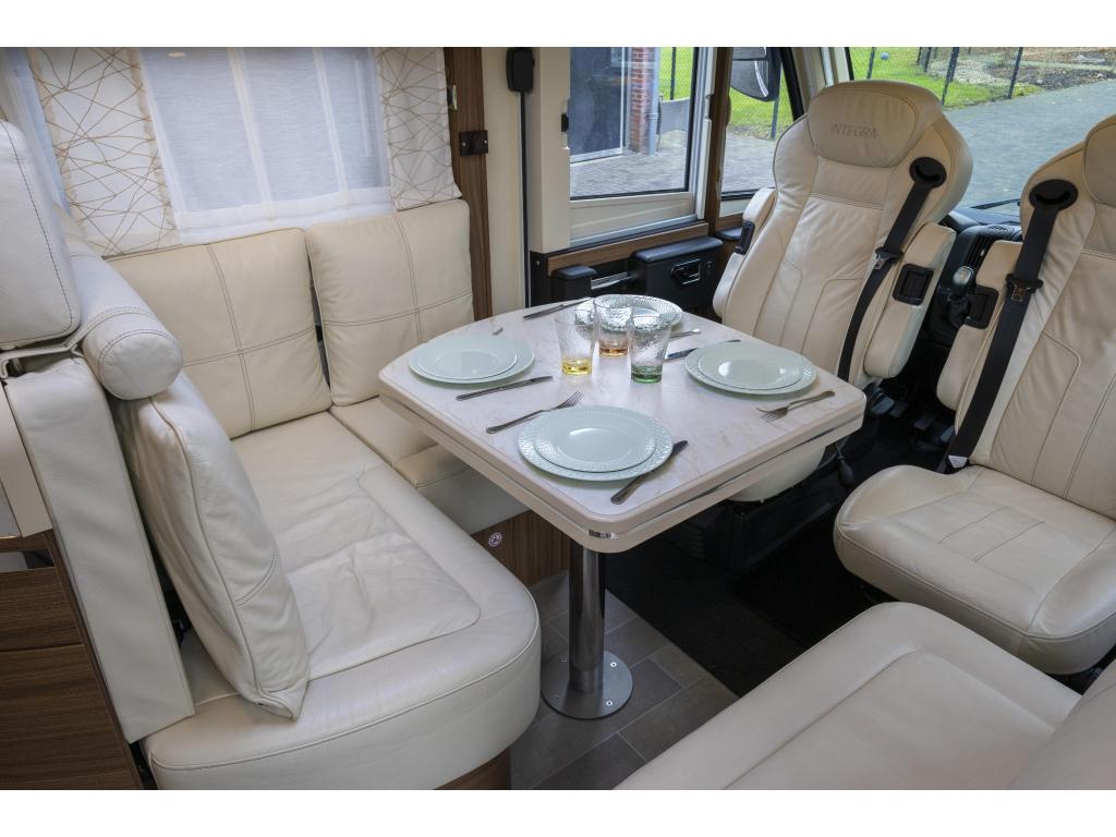 Eura Mobil Integra 760 QB EU6 AUTOMAAT 2019 19dkm, Standaard zit, Fiat, Vloeistofverwarming, Bedrijf