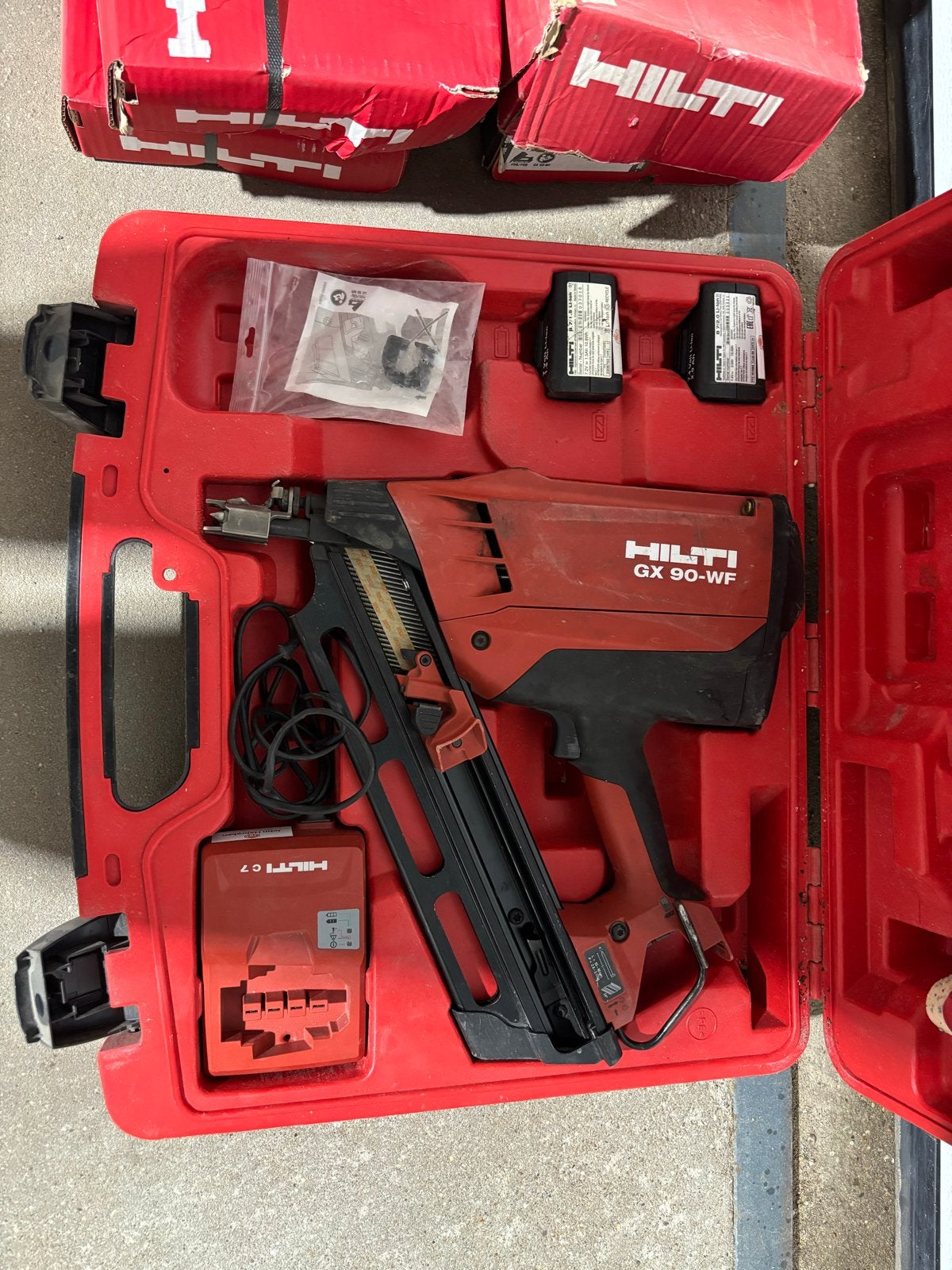 Hilti GX 90-WF Gas Spijkerpistool met Accessoires, Ophalen, Gebruikt