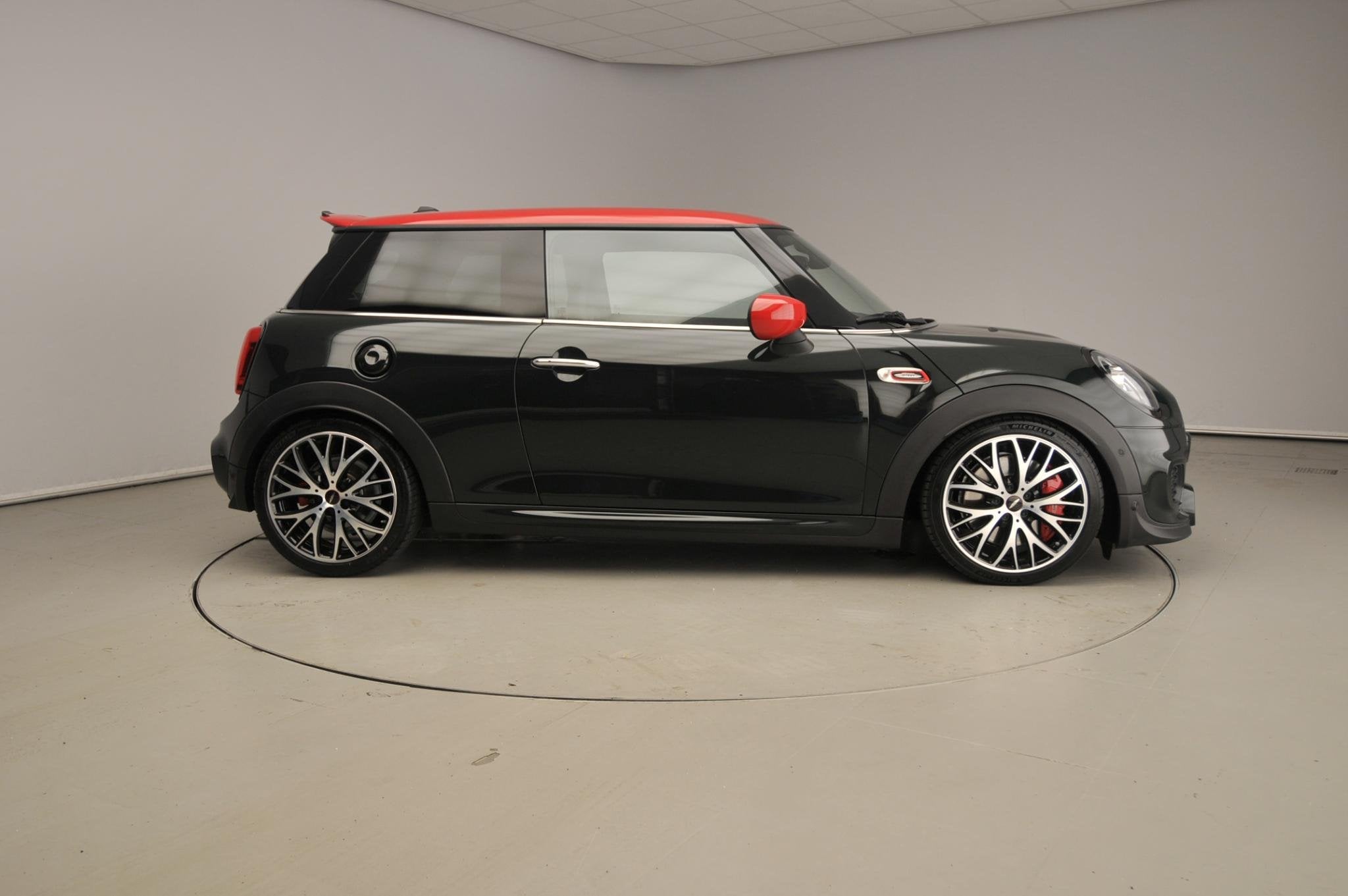 MINI 3-deurs JCW Automaat / JCW Stoelen / Getint Glas / Head, Auto's, Stof, Gebruikt, 4 cilinders, 4 stoelen