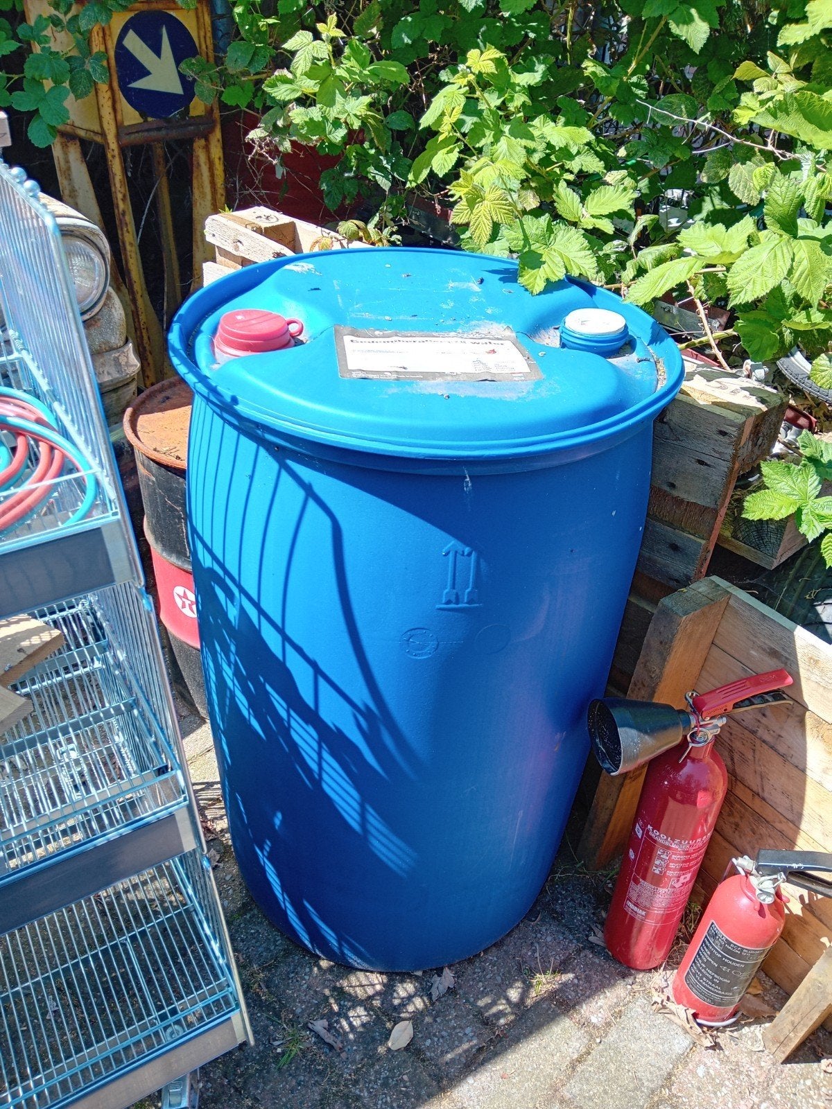 Blauwe kunststof ton met deksel, Tuin en Terras, Regentonnen, Ophalen of Verzenden