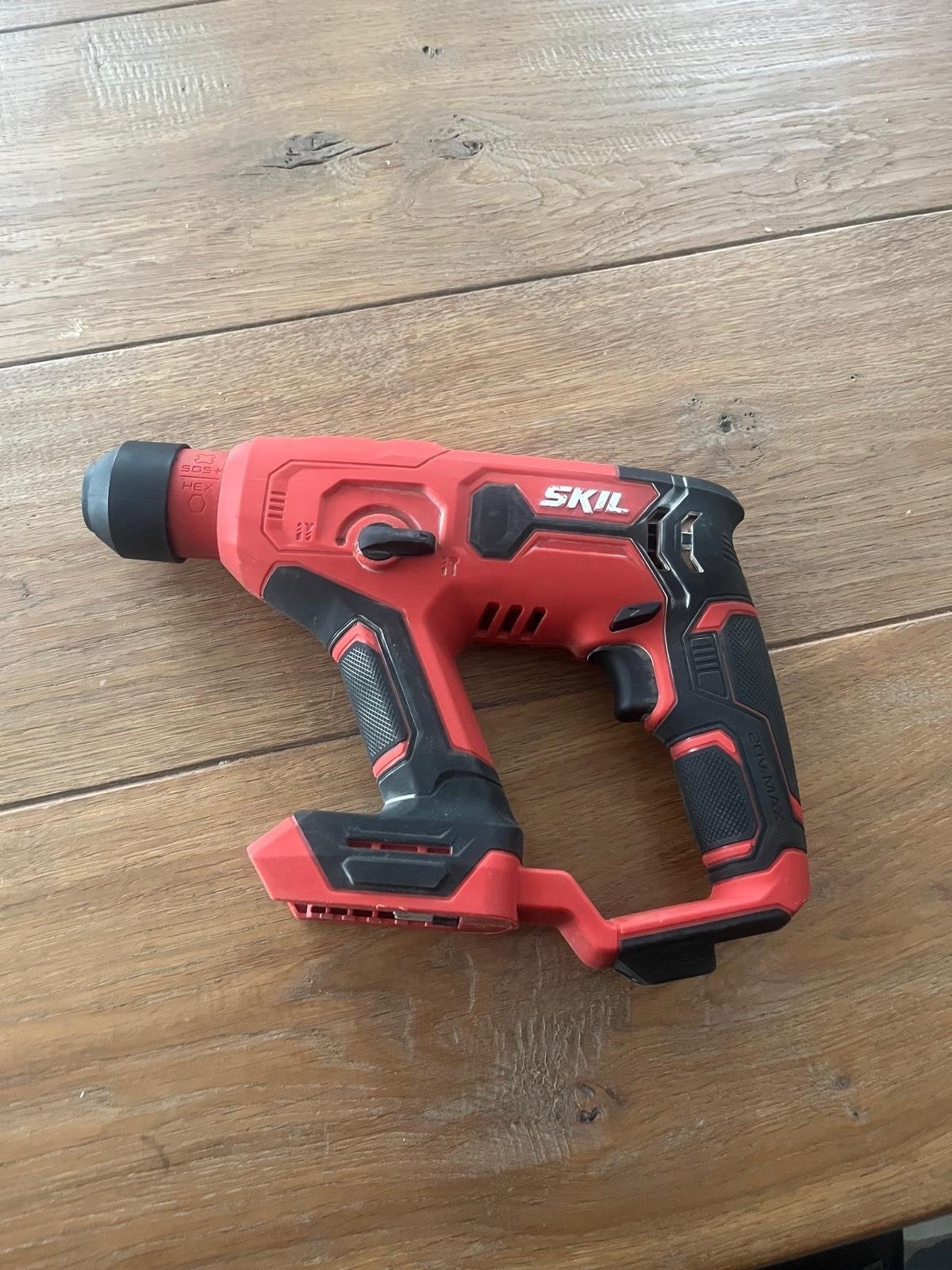 Skil Boormachine - Accu Boorhamer, Ophalen, 600 watt of meer, Boor- en/of Breekhamer, Zo goed als nieuw