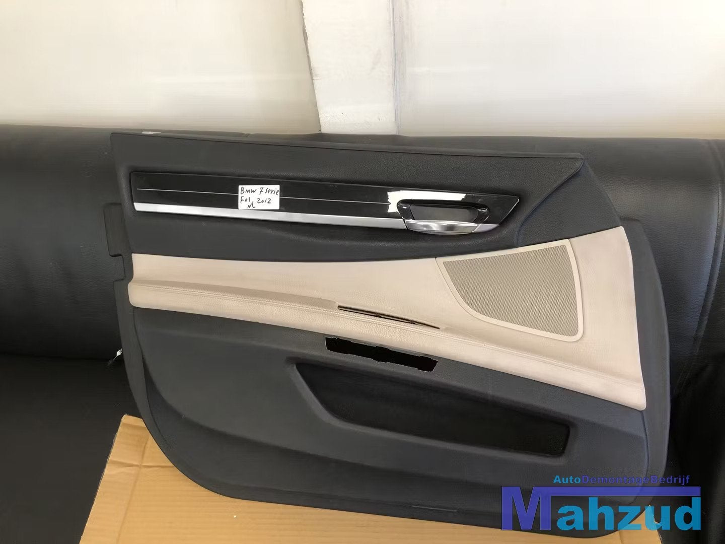 2012 BMW 7 SERIE F01 F02 deurpaneel links voor beige, Petuelring 130
80788  Munich, DE, Gebruikt, Info@bmw.de, Ophalen of Verzenden