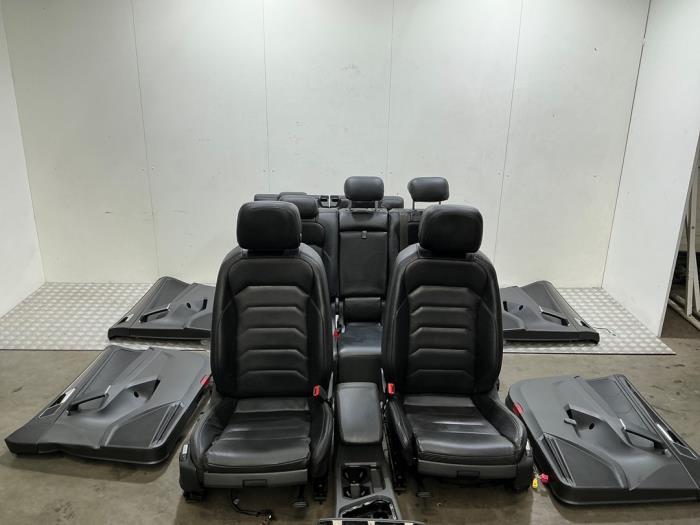 Bekleding Set (compleet) van een Volkswagen Tiguan Allspace, 12 maanden garantie, Gebruikt, -, Volkswagen