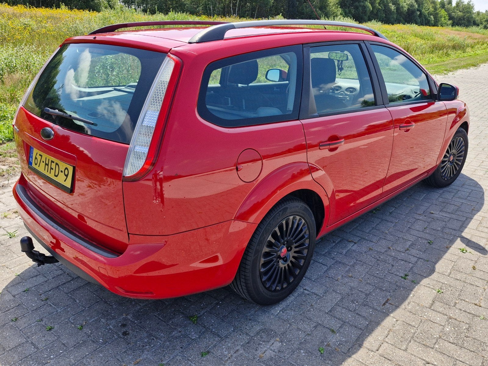 Ford Focus Wagon 1.6 Ghia | familie auto | trekhaak | airco, Auto's, 1596 cc, 15 km/l, 4 cilinders, 635 kg