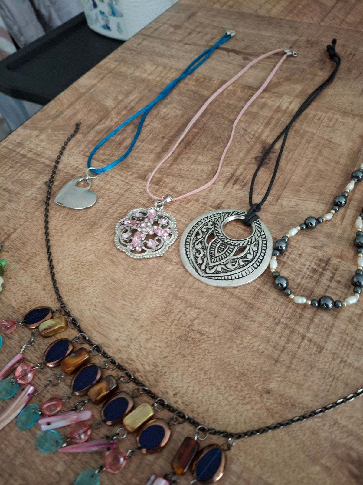 Diverse sieraden collectie - Kettingen, armbanden, oorbellen, Sieraden, Tassen en Uiterlijk, Overige materialen, Overige kleuren
