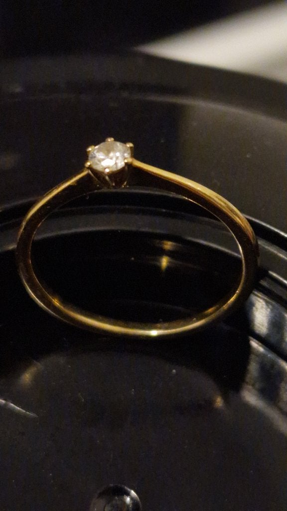 Goudenring met diamant 0.11CRT, Ophalen, Met edelsteen, Dame, Goud