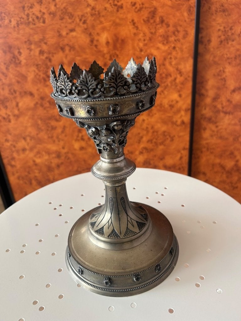 Antieke Kaarsenhouder met Paaskaars - Religieuze Decoratie, Ophalen