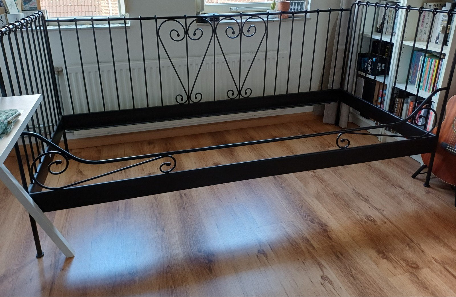IKEA Eenpersoons Bedframe - Zwart Metaal, Ophalen, Gebruikt, 90 cm, Eenpersoons