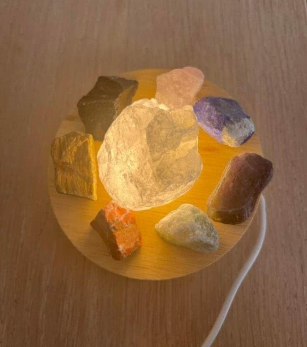 Natuurlijke Kristallen Lamp met Houten Basis, Meerkleurig, Boho, Ophalen of Verzenden, Zo goed als nieuw