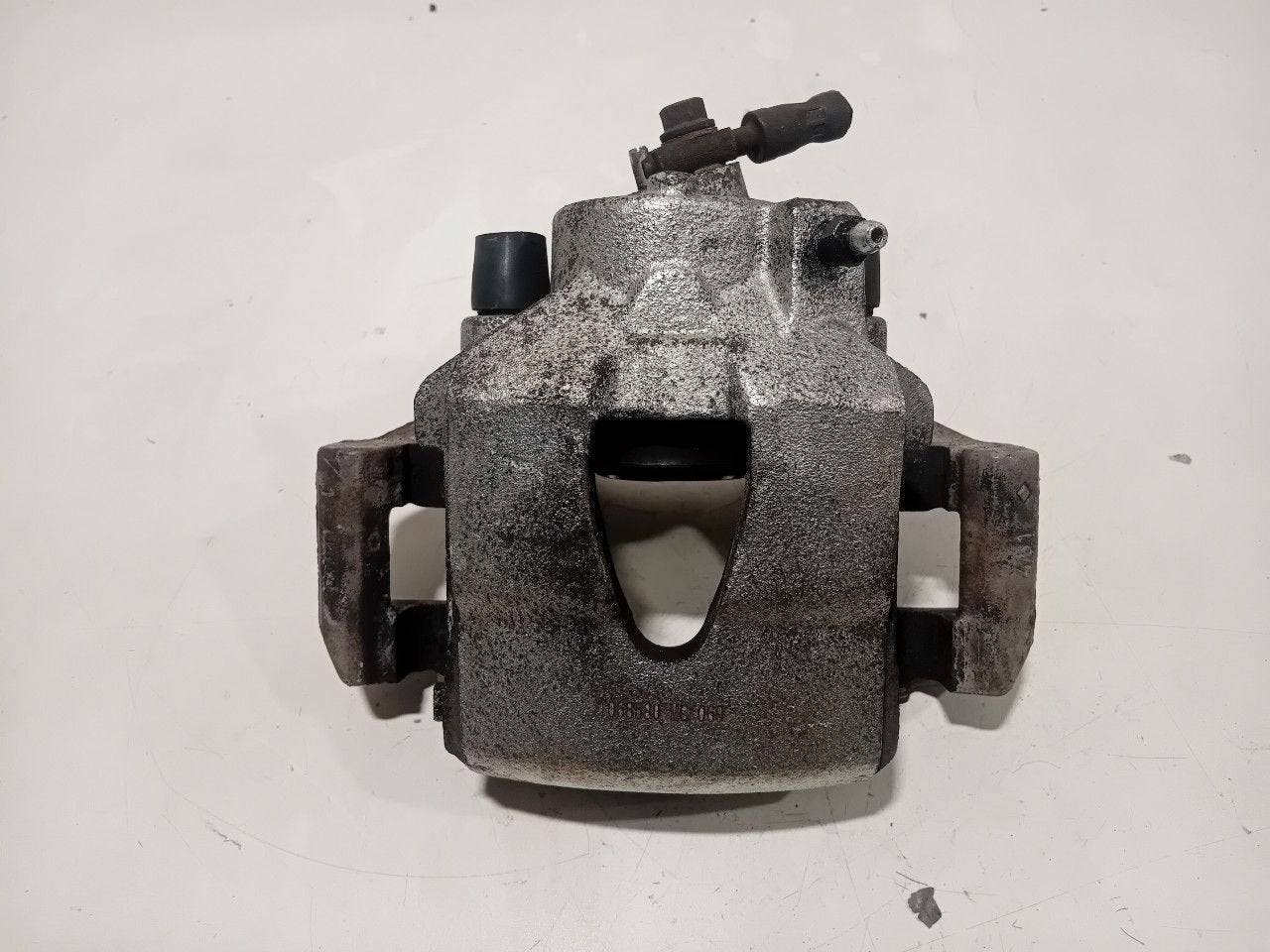 Remklauw rechts voor Audi TT, Onderdelen@venauto.nl, Van der Ven Autorecycling B.V., Gebruikt, Ettenseweg 76, 4706 PB Roosendaal, The Netherlands