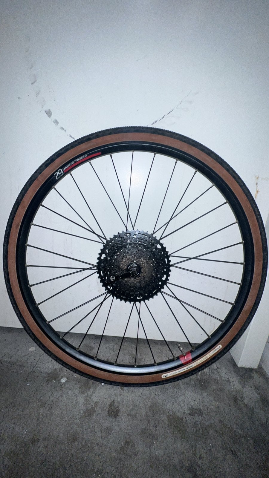 29 inch wiel met 10-speed cassette en band, Fietsen en Brommers, Wiel, Gebruikt, Ophalen of Verzenden, Aluminium