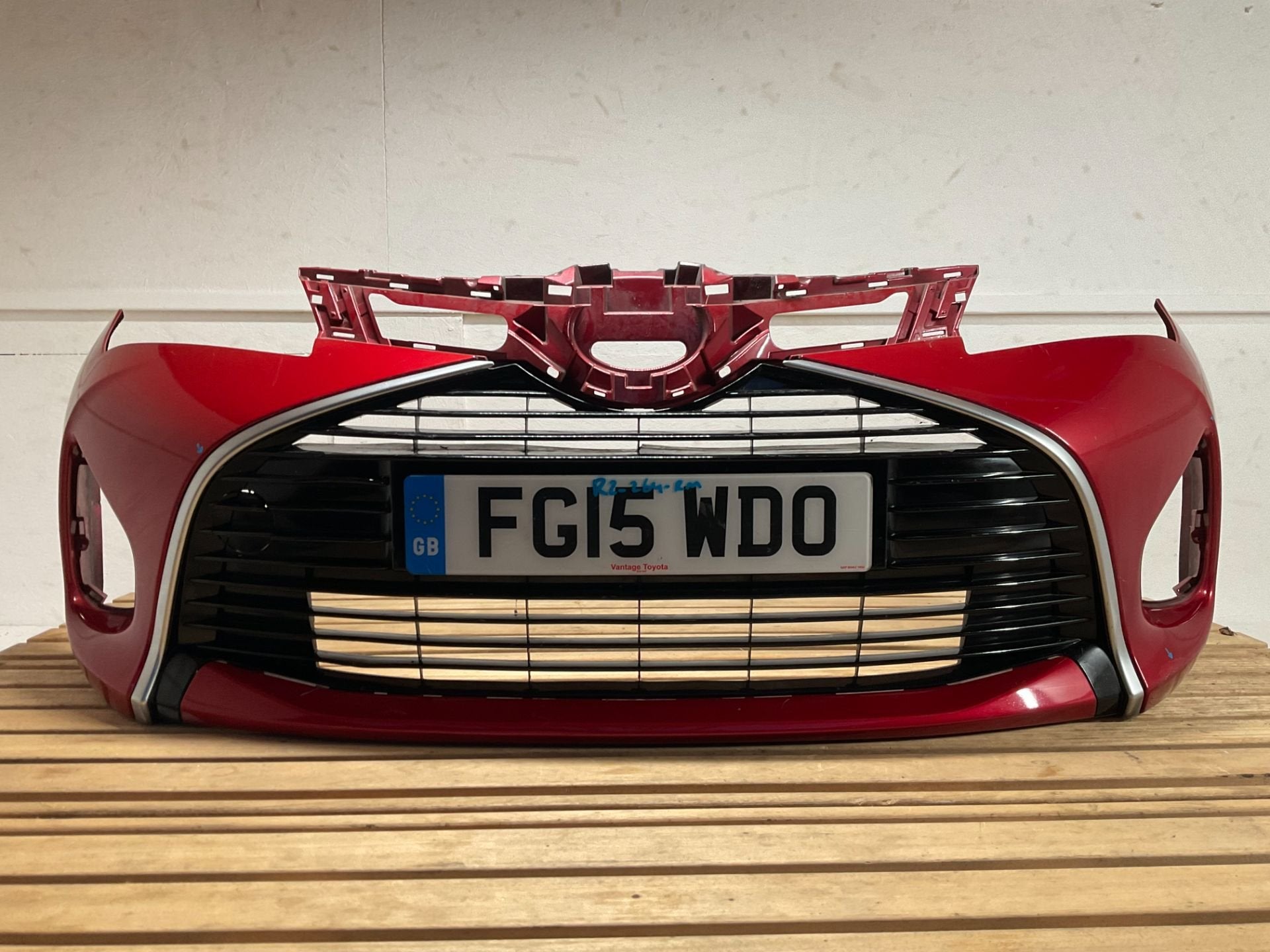 Bumper Toyota Yaris 14-17 52119-0D660 Voorbumper R2-264RM, Info@toyota.co.jp, Gebruikt, Voor, Toyota Motor Corporation