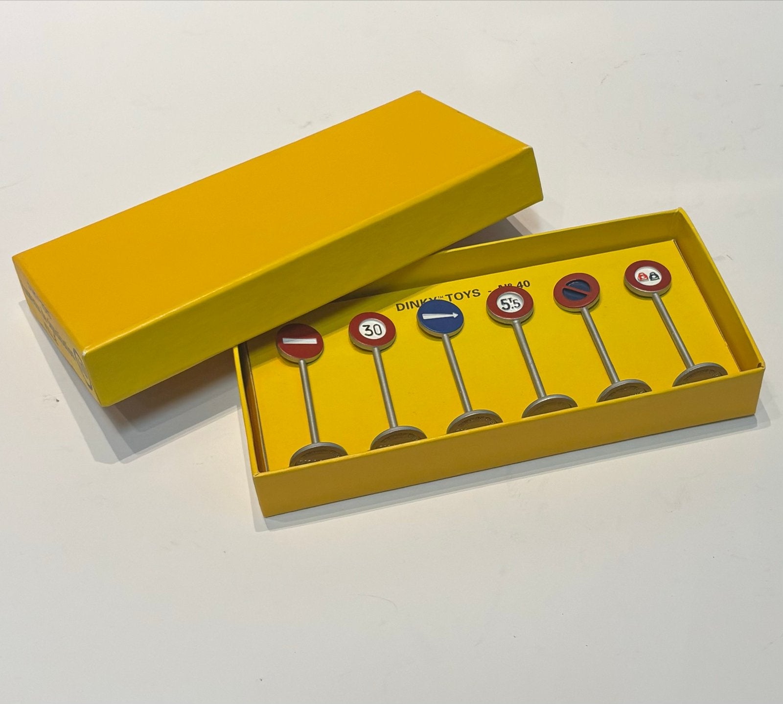Vintage Dinky Toys Verkeersborden Set No. 40 in Doos, Ophalen of Verzenden, Gebruikt