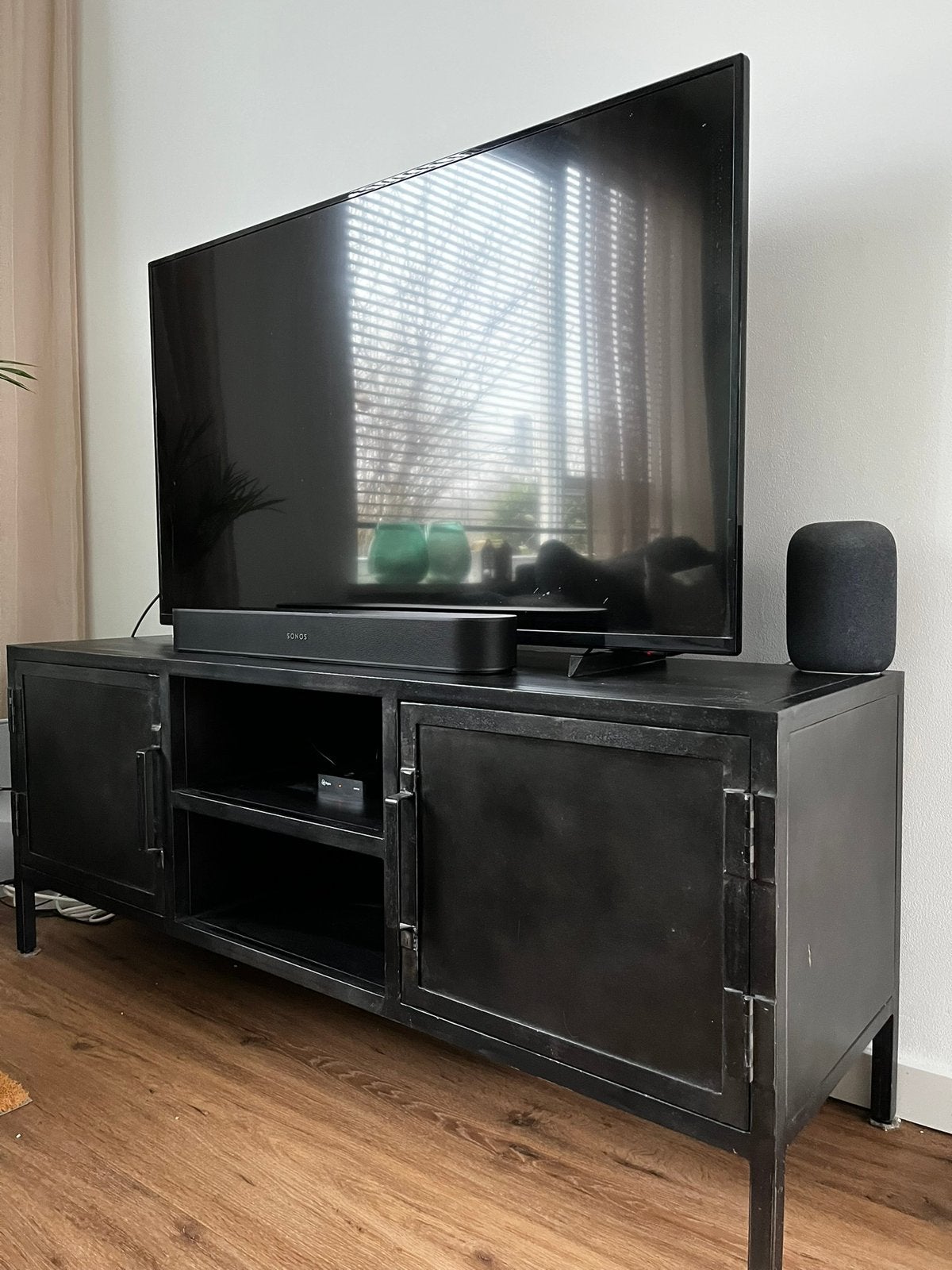 TV meubel, zwart, Ophalen, 100 tot 150 cm, Zo goed als nieuw, Minder dan 100 cm