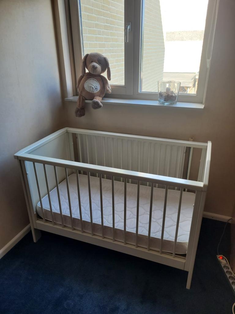 Complete kinderkamer ledikantje, kast en commode, Ophalen, Gebruikt, Jongetje of Meisje