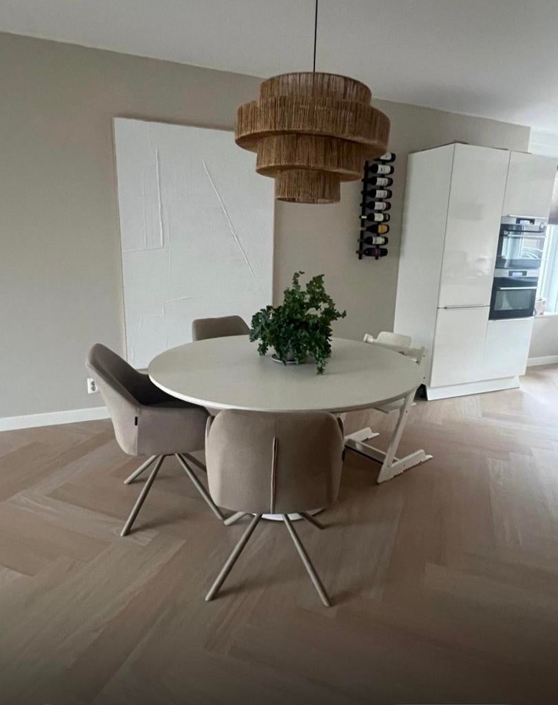 Bogard ronde eettafel 140, Ophalen, 75 m² of meer, Wit, Zo goed als nieuw