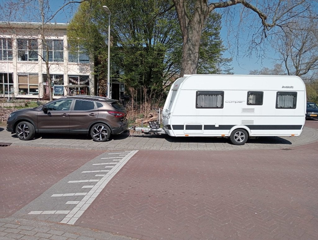 Dethleffs caravan 450 FL Camper, i.z.g.s. en compleet., Kachel, Standaardzit, Frans bed, 750 - 1000 kg