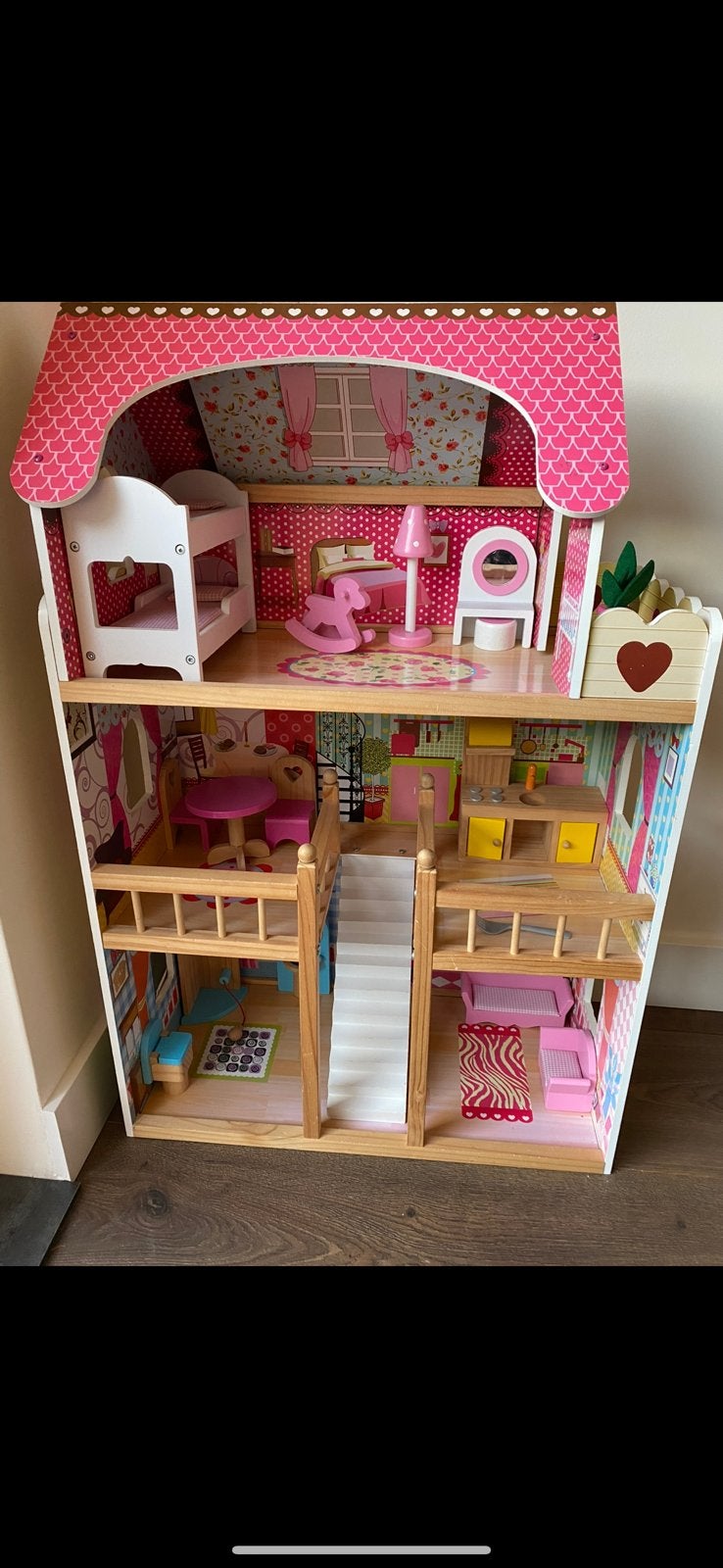 Houten poppenhuis incl meubels, poppen en boerderij, Ophalen, Zo goed als nieuw, Poppenhuis