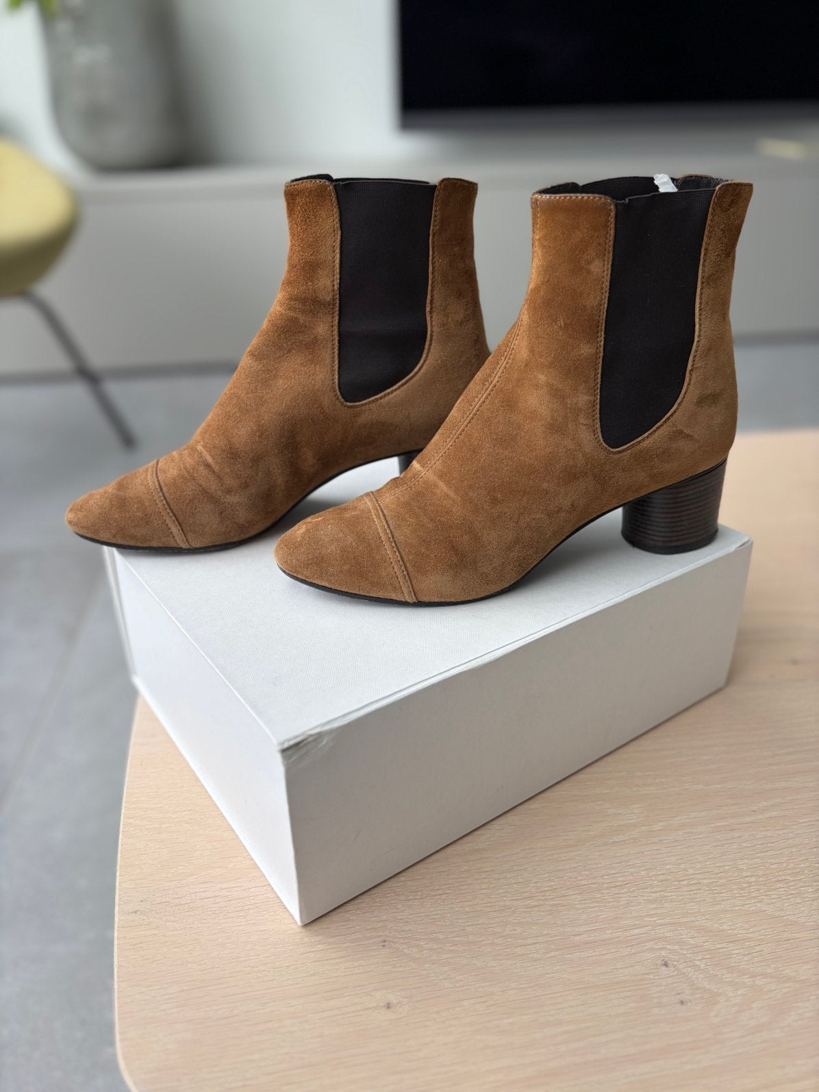 Isabel Marant Velvet Boots maat 40, Bruin, Lage of Enkellaarzen, Ophalen of Verzenden, Zo goed als nieuw