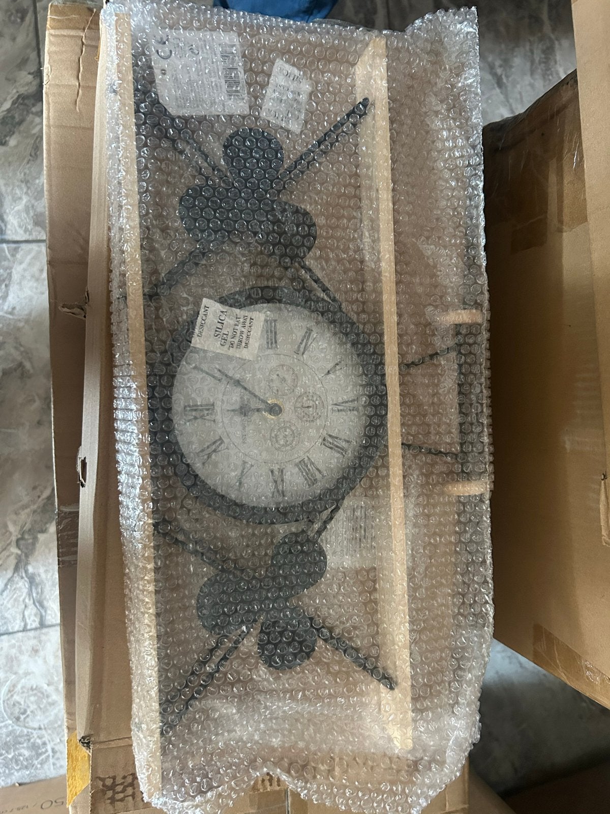 houten wandklok vliegtuig, Huis en Inrichting, Wandklok, Vintage, Analoog, Werkt op batterijen