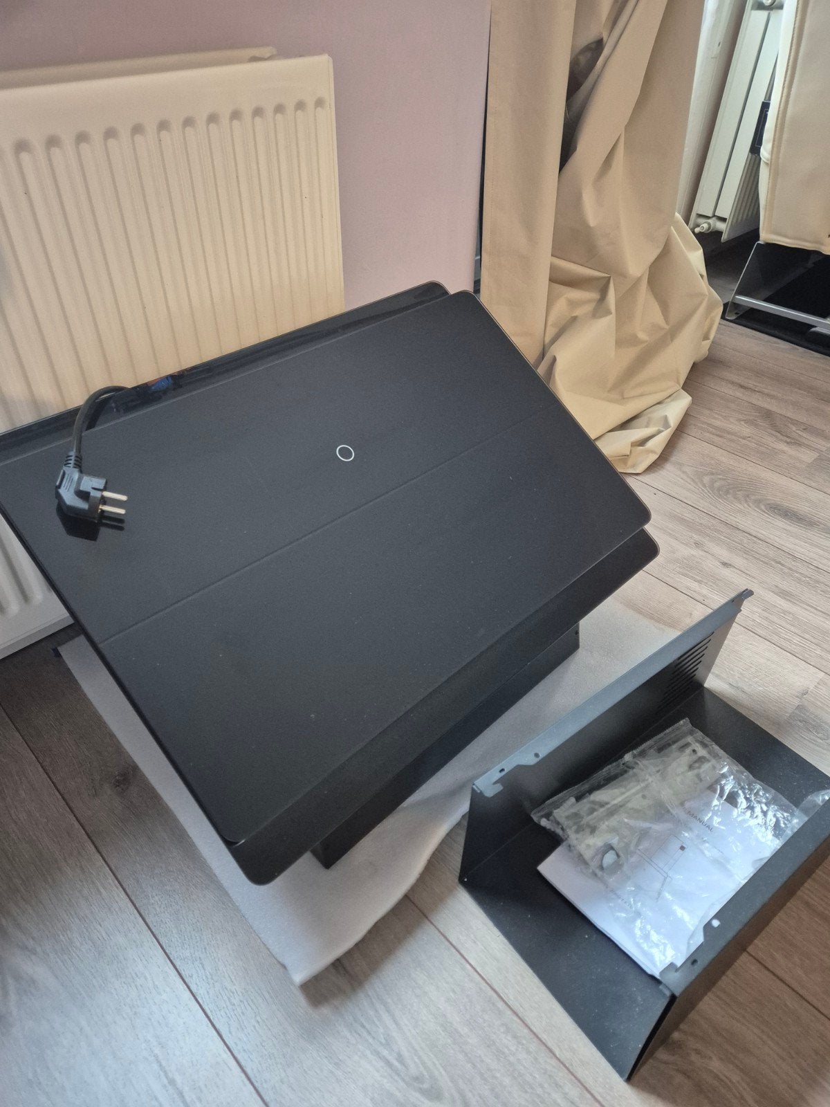 Zwarte Afzuigkap 350 m³/u LED Verlichting, Ophalen, Wandschouwkap, Motor, Zo goed als nieuw