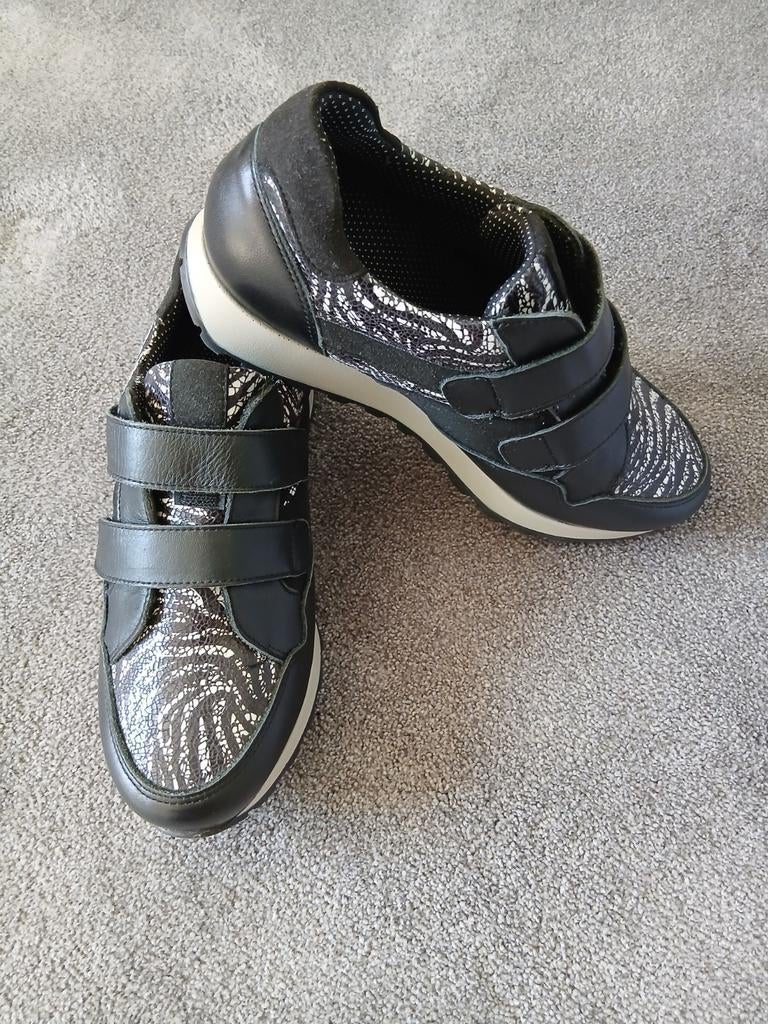 Super hippe nieuwe Tudo Volta Sneakers - Maat 40, Tudo Volta, Zwart, Nieuw, Ophalen of Verzenden