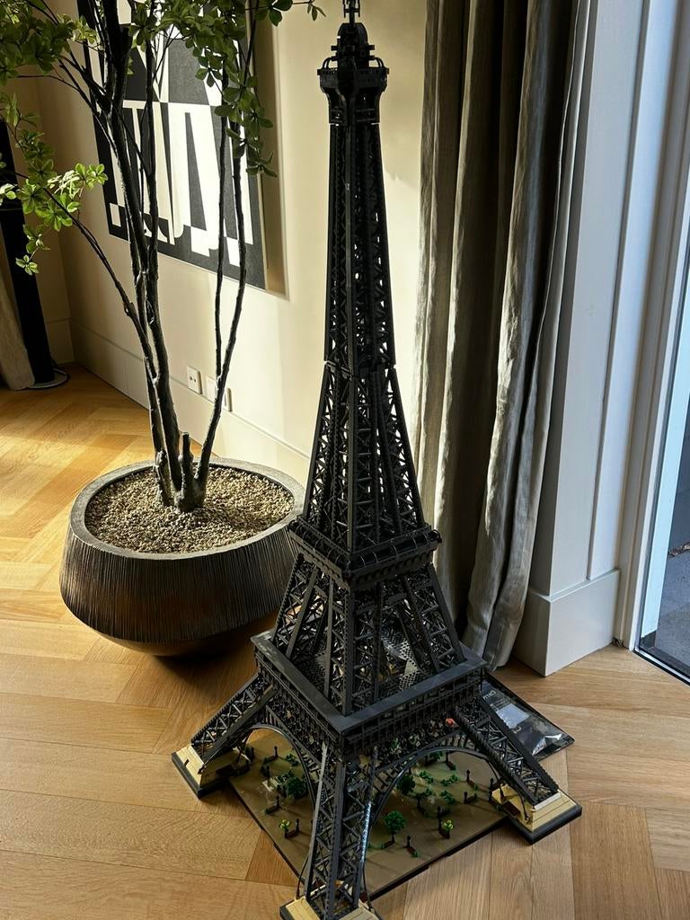 Lego eiffeltoren met instructies en reservere onderdelen, Ophalen of Verzenden, Zo goed als nieuw