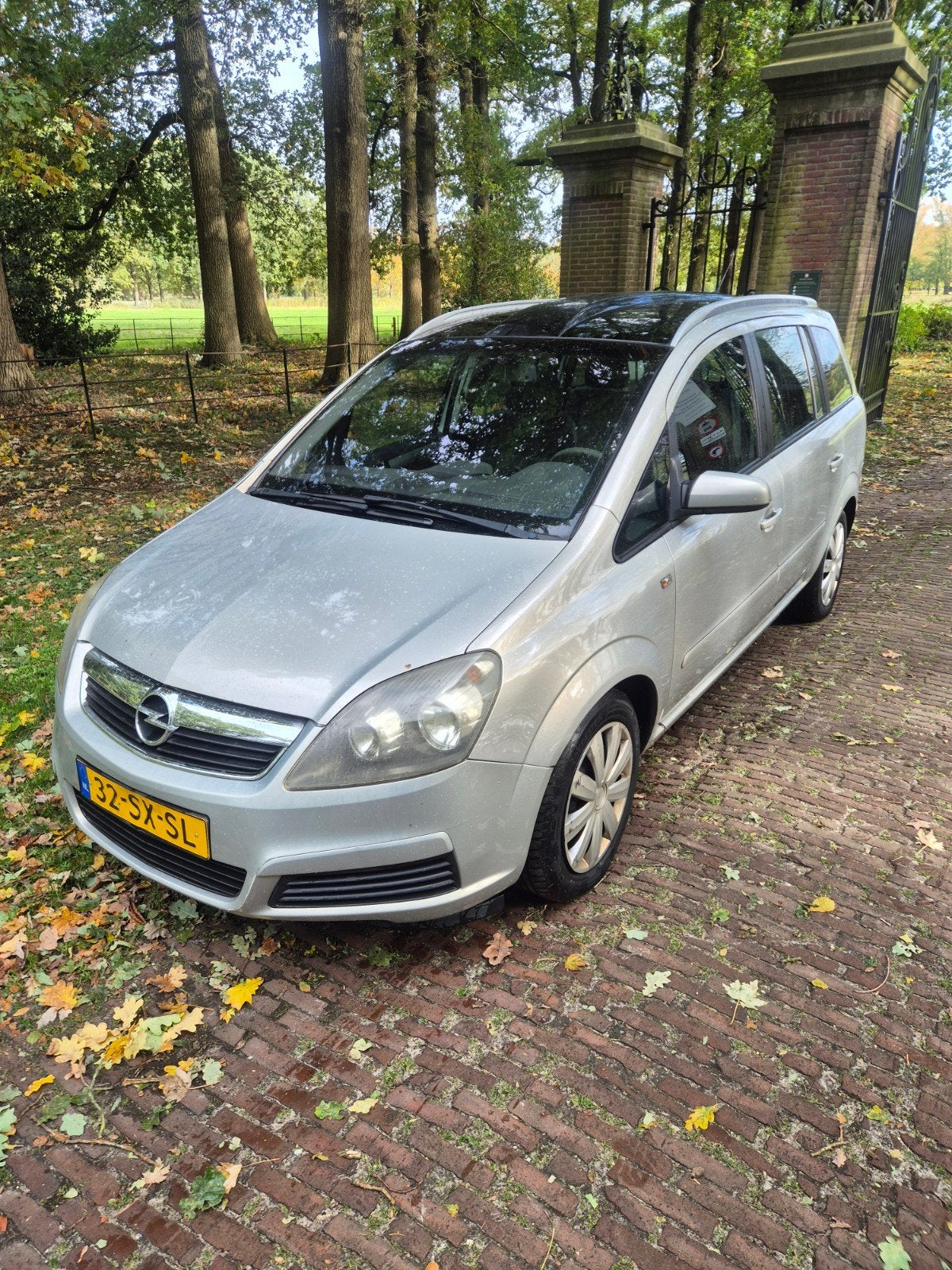 Opel Zafira 1.8 2006 Grijs (gratis winterbanden), Auto's, 13 km/l, Achterwielaandrijving, Zwart, 4 cilinders