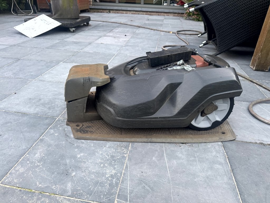 robotmaaier, Tuin en Terras, Ophalen, Gebruikt, Minder dan 20 cm, Met regensensor