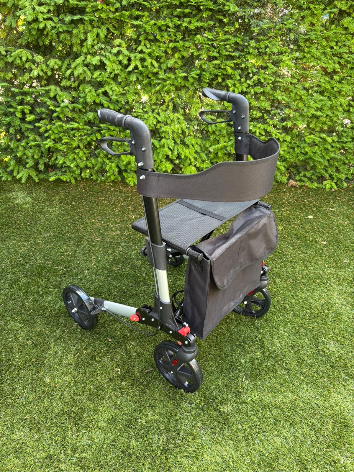 Gloednieuwe rollator merk aidapt, Ophalen of Verzenden, Opvouwbaar, Nieuw