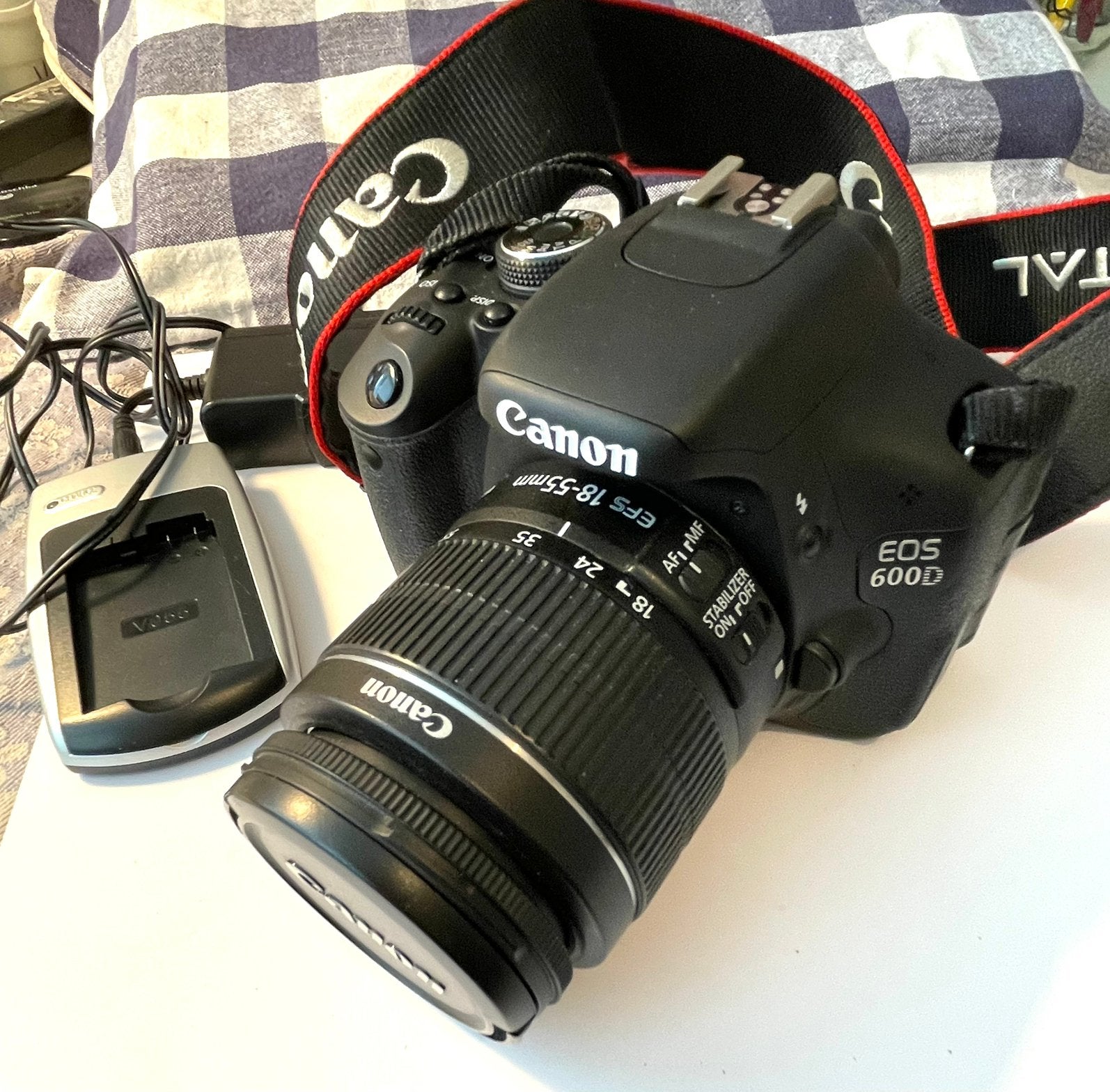 Canon EOS 600 D, Audio, Tv en Foto, Fotocamera's Digitaal, Ophalen, Zo goed als nieuw, Canon, Geen optische zoom