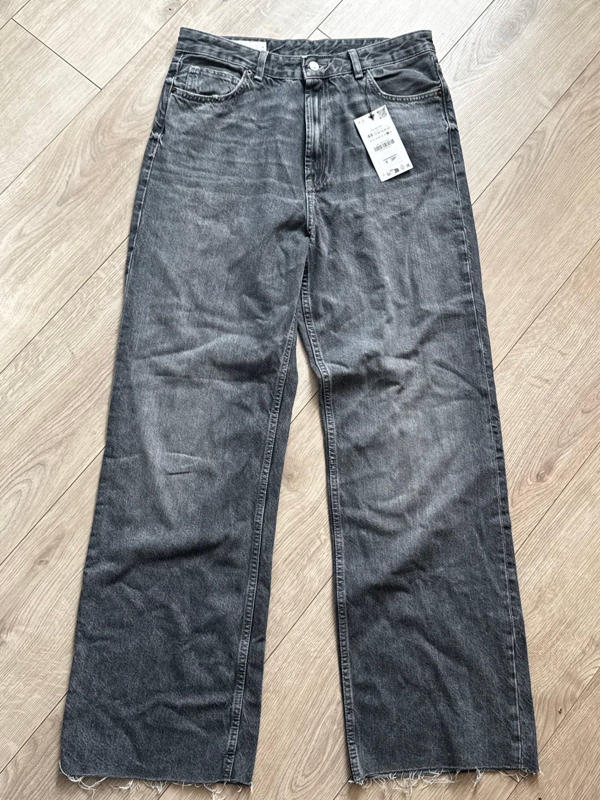 Nieuwe grijze Zara wide leg high rise jeans maat 44, Ophalen of Verzenden, Nieuw, Grijs, W33 - W36 (confectie 42/44)