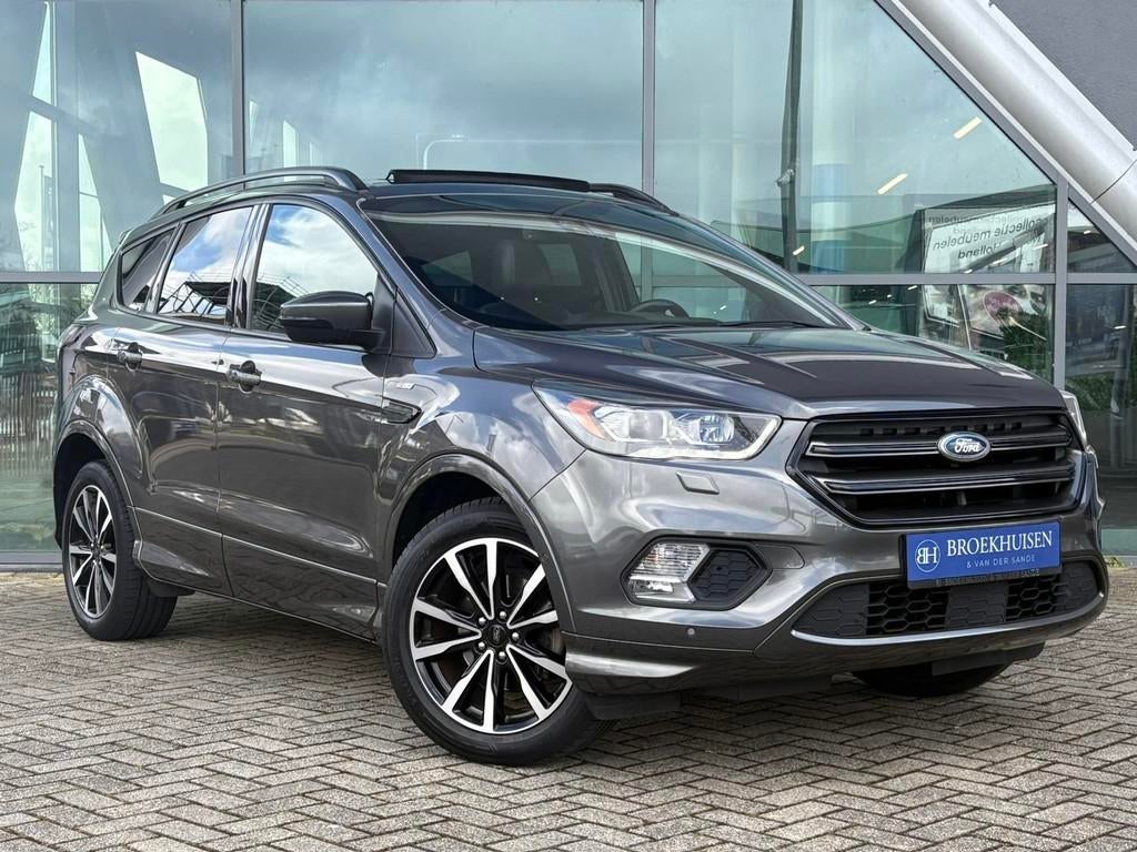 Ford Kuga 1.5 EcoBoost St-Line 150pk Panoramadak / Camera /, Auto's, 4 cilinders, Origineel Nederlands, Bedrijf, Handgeschakeld