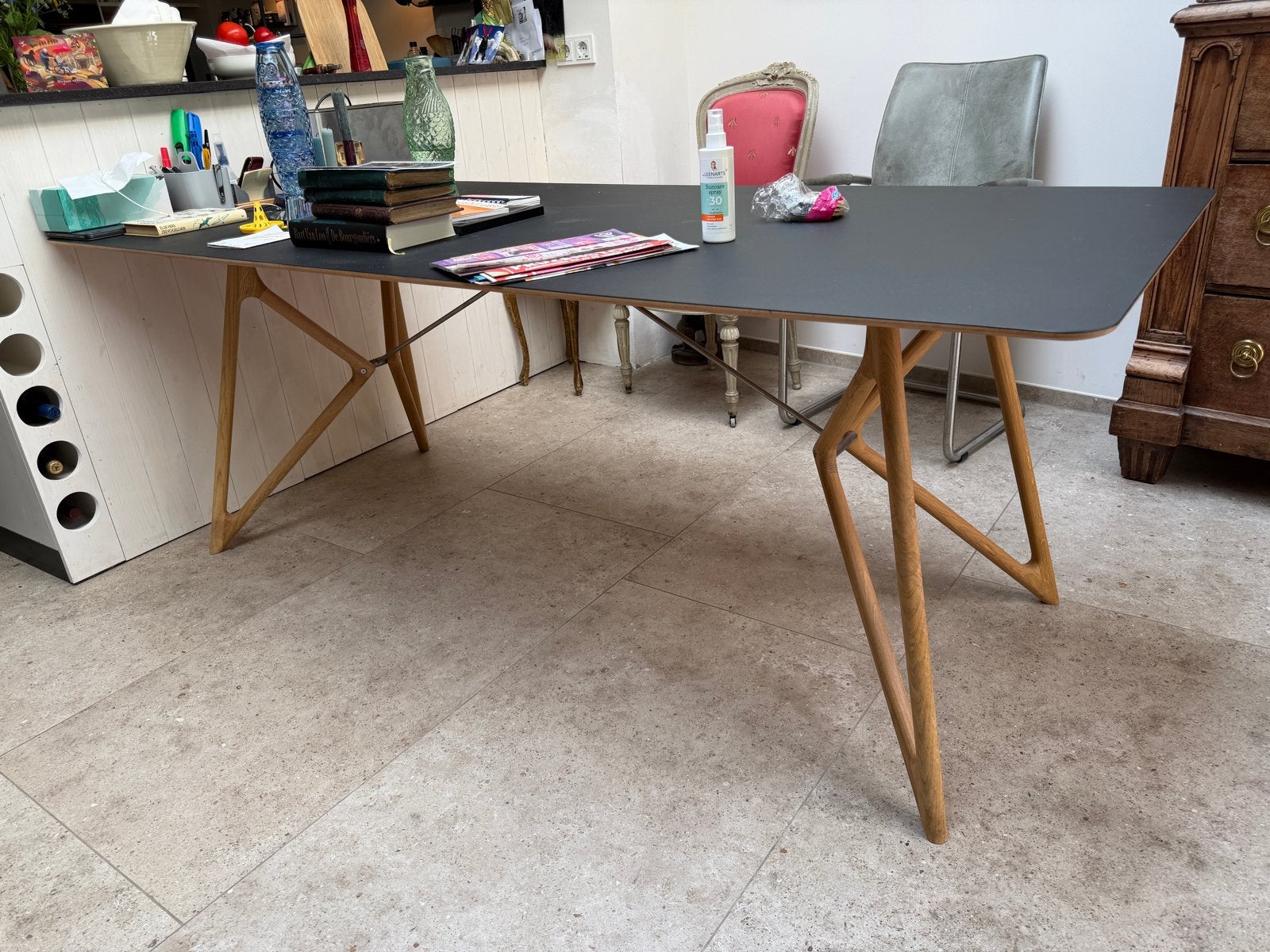 Gazzda Tink Tafel Zwart Linoleum 200x90cm, Huis en Inrichting, Tafels | Eettafels, Ophalen, Gebruikt, 200 cm of meer, 50 tot 100 cm