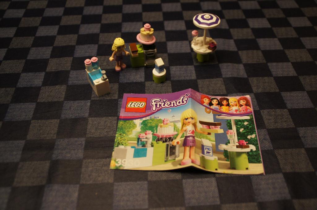 Lego friends 3930 - de buitenkeuken van stephanie, Lego, Compleet, Friends, Ophalen of Verzenden
