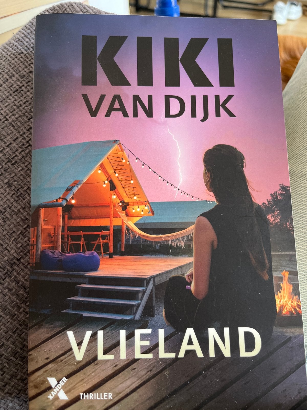 Kiki van Dijk - Vlieland (Thriller), Boeken, Ophalen of Verzenden, Zo goed als nieuw, Nederland