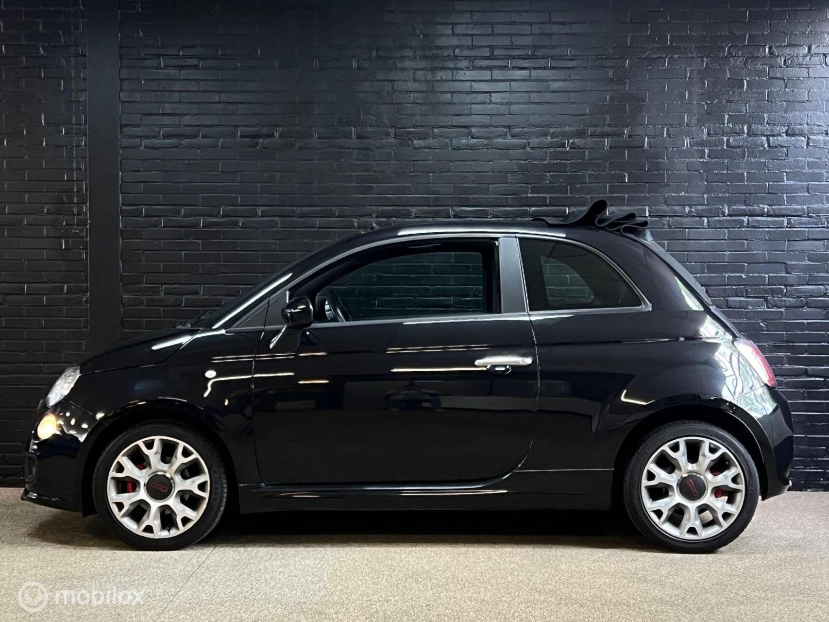 Fiat 500C Sport 105 pk Cabrio | Leder | Airco | PDC |, Voorwielaandrijving, Cabriolet, Zwart, Handgeschakeld