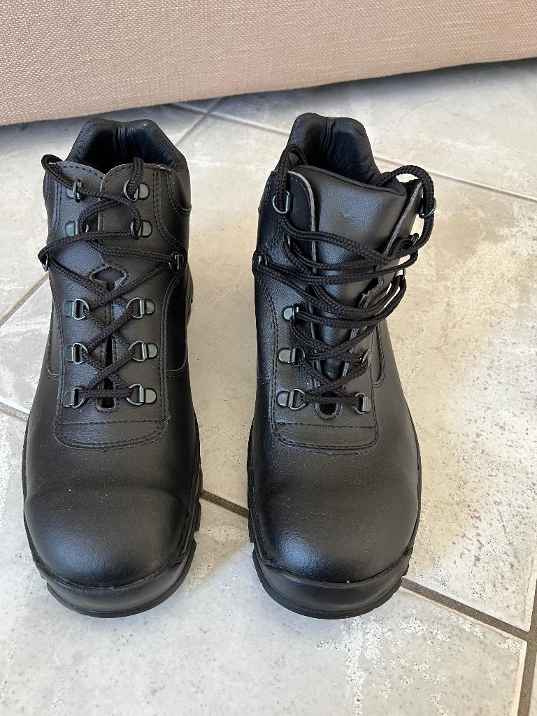 Nieuw paar Neskrid Model 3 werkschoenen maat 43B, Kleding | Heren, Schoenen, Verzenden, Zwart, Nieuw, Neskrid