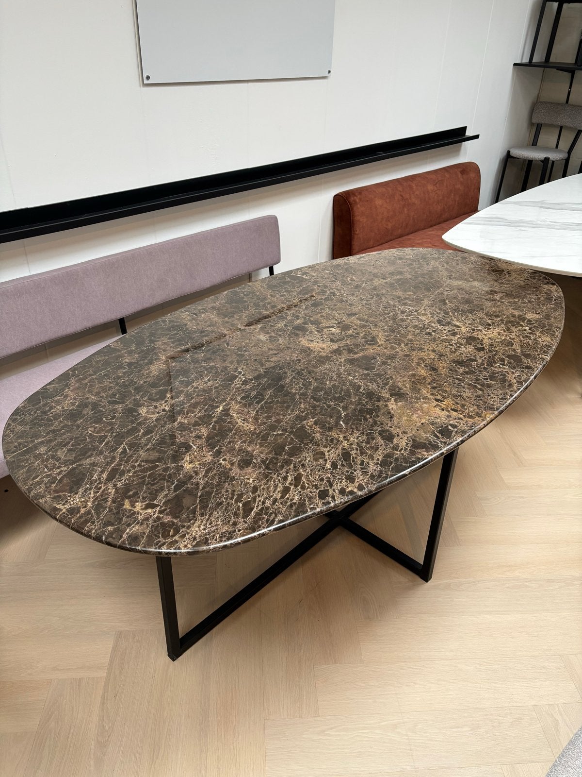 Kas20 outlet - Marmer Deens ovaal showroom model, Overige materialen, 100 tot 150 cm, Ophalen of Verzenden, Vijf personen of meer