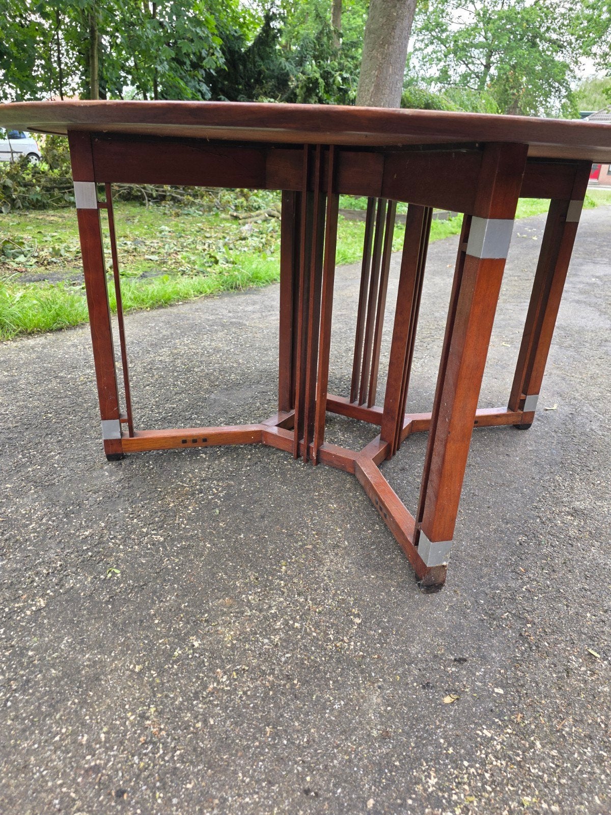 Schuitema ronde eettafel met uniek onderstel, Antiek en Kunst, Antiek | Meubels | Tafels, Ophalen