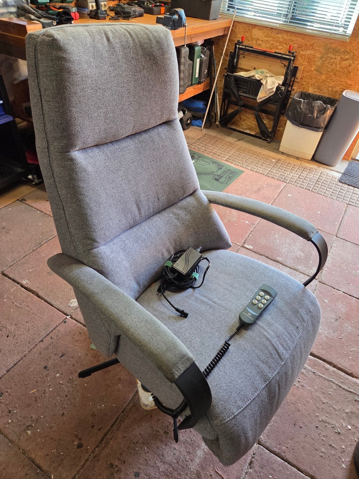2 Prominent relaxfauteuils met oplaadbare accu