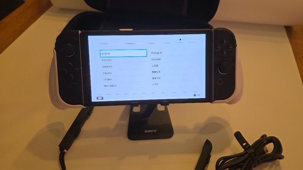 Nintendo Switch OLED + 256GB SD-kaart, NeoGrip, Dock en Case, Ophalen of Verzenden, Zo goed als nieuw, Met 1 controller, Switch OLED