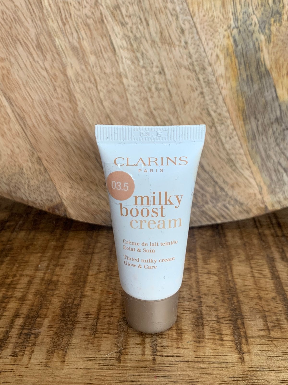 Clarins Mini Milky Boost cream 03,5, Ophalen of Verzenden, Zo goed als nieuw, Beige, Gehele gezicht